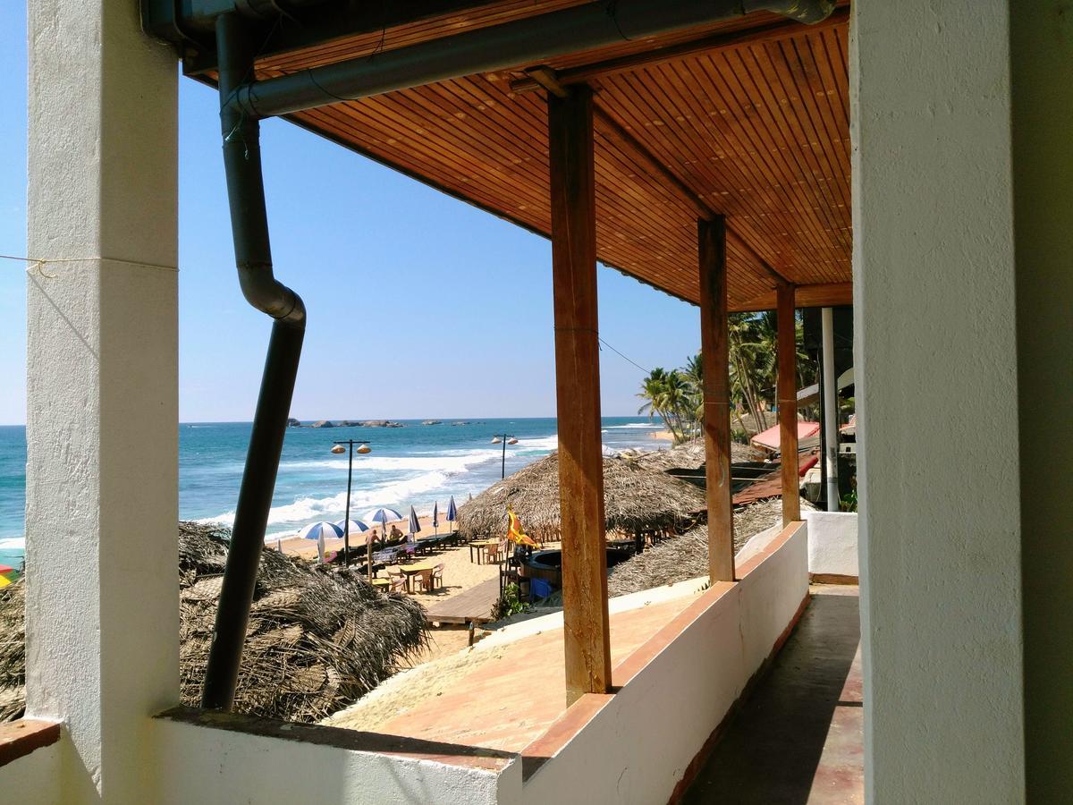 Sunnys Beach Guest House Hikkaduwa Exterior photo